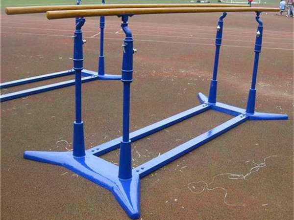 军用双杠